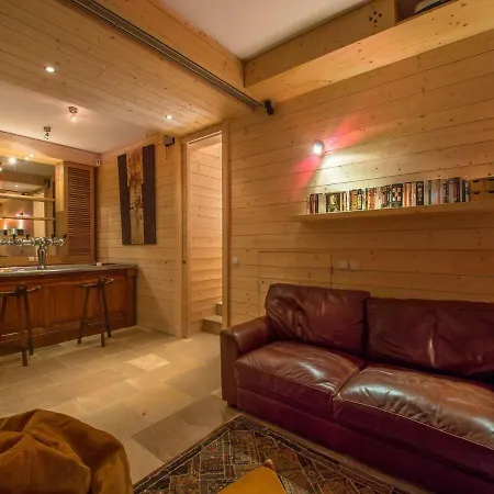 Chalet Spacieux Chalet Proche Des Pistes Avec Terrasse Exposee Sud - Fr-1-565-36 Les Allues